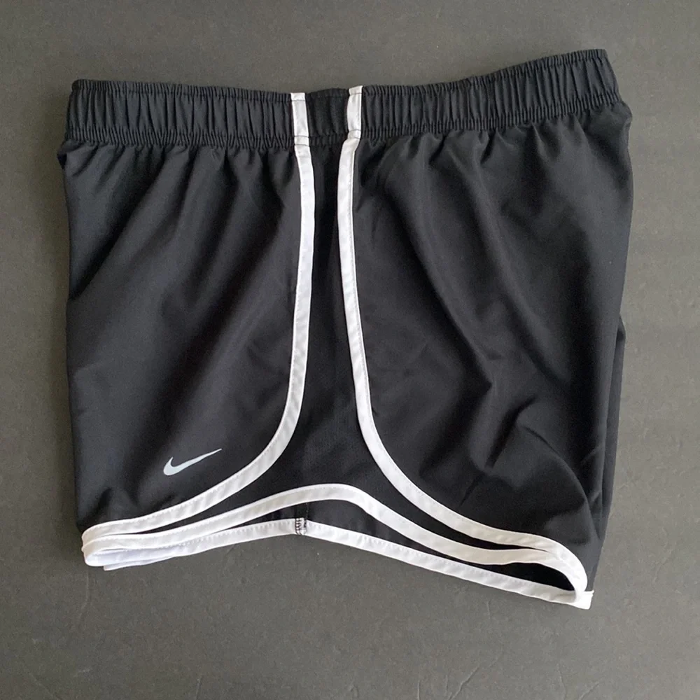 Nike Dri-Fit Black & White Tempo Running Shorts M - Picture 5 of 7